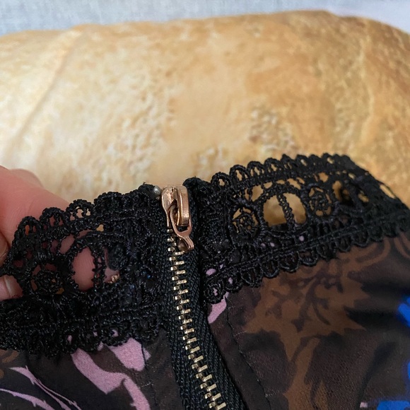 Stained Glass Lace Dress - Picture 8 of 8